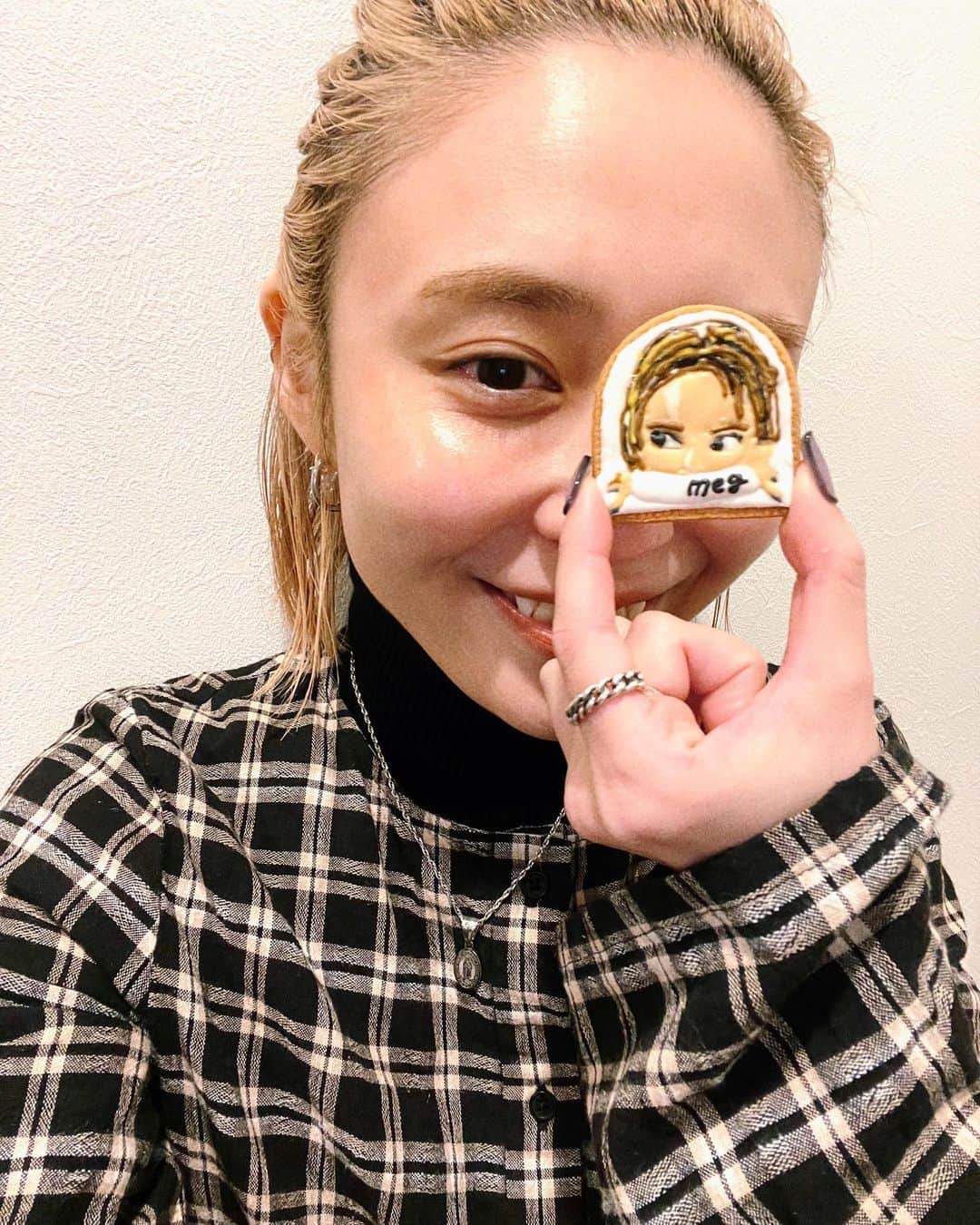 村上愛のインスタグラム：「. 似顔絵クッキーをいただいた🥹🍪💞  うれぴい😍  どのクッキーも本当に美味しかったなああぁ〜🤤🤤🤤  ありがとうございました💞」