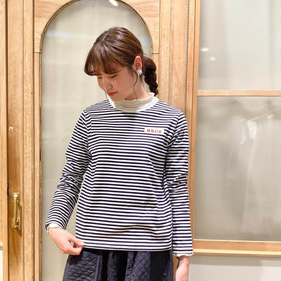 chambre de charmeさんのインスタグラム写真 - (chambre de charmeInstagram)「⁡ ⁡ ボーダーTシャツcoordinate ⁡ ⁡ 着用アイテム 𓂃 𓈒𓏸 ⁡ ボーダー Malleテープ長袖Tシャツ 品番:4801CT009222 ¥8,690(tax in) ⁡ 小花キルティング スカート 品番: 4801SK005222 ¥23,100(tax in) ⁡ malle ハット　NO.3 品番: 4801HT003222 ¥11,000(tax in) ⁡ ⁡ #mallechambredecharme  #chambredecharme  #ambidex #マルシャンブルドゥシャーム  #シャンブルドゥシャーム  #アンビデックス #ボーダー #Tシャツ」12月24日 18時37分 - malle_cdc_official