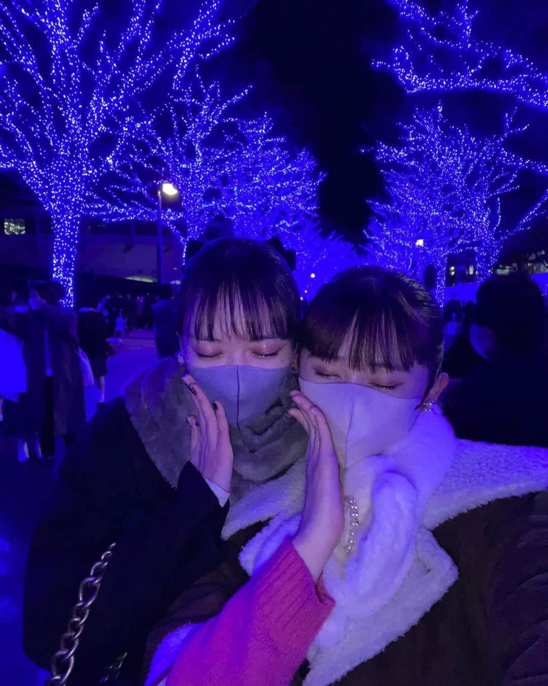 桜井美里さんのインスタグラム写真 - (桜井美里Instagram)「♡   青の洞窟に行ってきたよ〜❄️ 念願！初めて！  想像以上に青くて綺麗だった☺️  あやめとも久々に会えて すごい充実してたな〜🌟」12月24日 10時31分 - mippi__0418