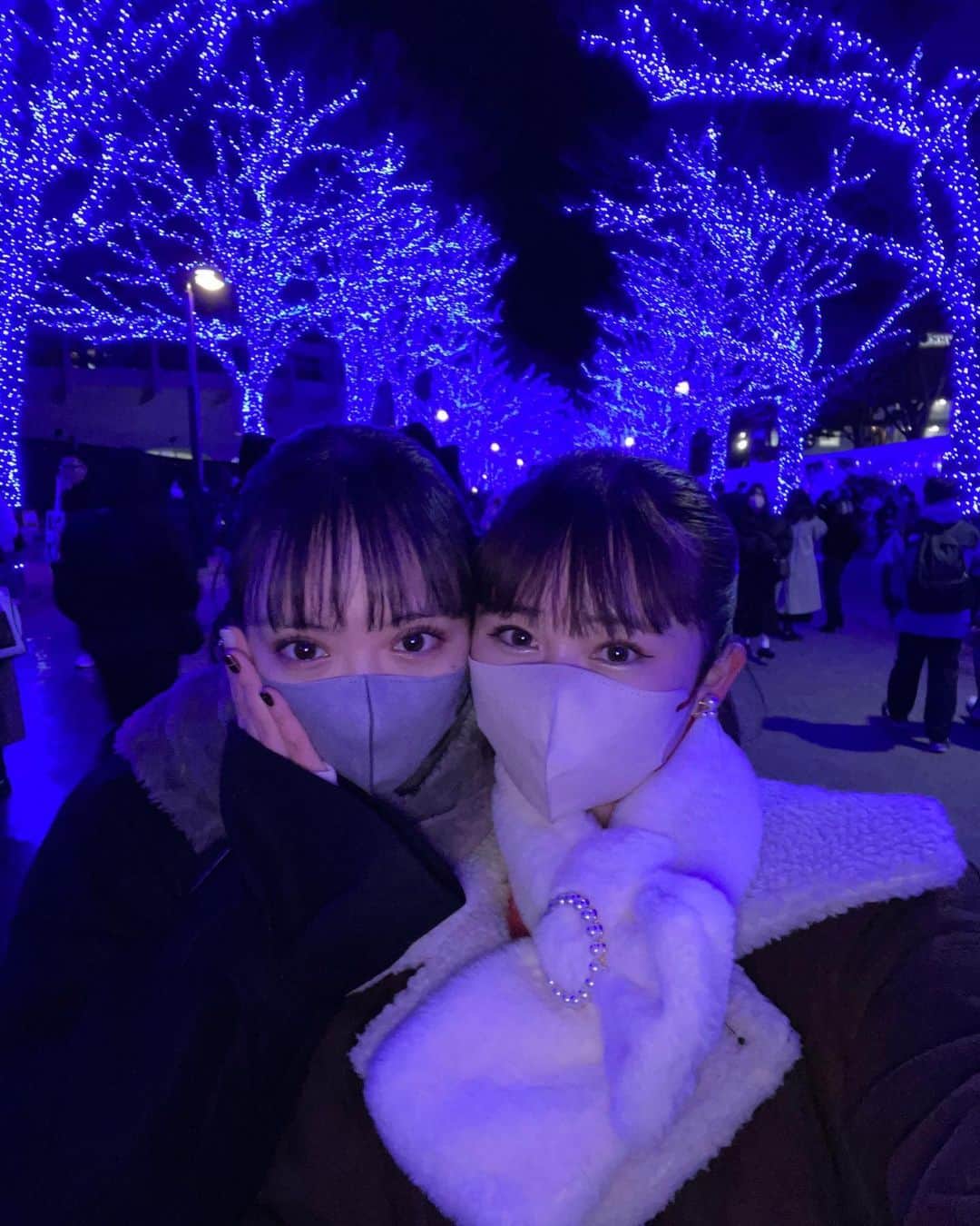 桜井美里のインスタグラム：「♡   青の洞窟に行ってきたよ〜❄️ 念願！初めて！  想像以上に青くて綺麗だった☺️  あやめとも久々に会えて すごい充実してたな〜🌟」