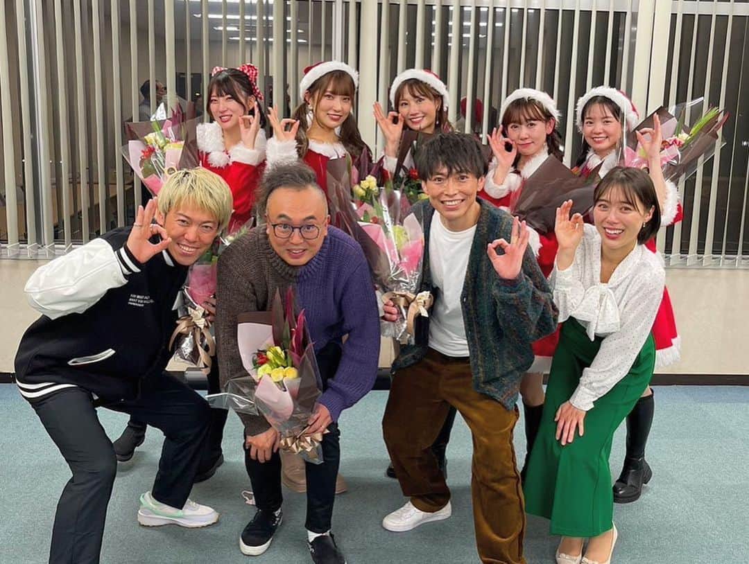 のインスタグラム：「【ありがとうございました】  12月23日(金) 1年9か月続いたちゃんろく。が最終回を迎えました！  福島一明るい夕方番組を目指して走り続けてきました。振り返れば本当に自由すぎる番組でしたね…（笑）  でも、だからこそ、何にでも挑戦することができました！  最終回はそんなちゃんろくの良さをギュッと詰め込んでお届けできたと思っています😌  カズさんイタルさんをはじめ、オープニングテーマ曲を歌ってくださったターキンさん。そして福島美少女図鑑のメンバーのみんな、ムッシュさんなど、本当にたくさんの方々が番組を盛り上げてくれました！  伝えても伝えきれないほど感謝の気持ちでいっぱいです。  そしてなにより、夕方のお忙しい時間帯にこの番組を観てくださったテレビの前のみなさん、ありがとうございました✨  月曜日から金曜日まで毎日、1時間の生放送… これが来週からないと思うと、まだ不思議な感覚です。  家族のような、親戚のような、学校のような このちゃんろくメンバーとの空間がだいすきでした！ ここから長い冬休みに入ると思って、またいつかこのメンバーで楽しい番組が作れたらいいなあ…なんて思ってしまいますね😌  長文になってしまいましたが、これまでの福島のテレビにはない新しい番組をTUFから、このメンバーでお届けできたことはとても誇りです。1年9か月、本当にありがとうございました！！  #ちゃんろく#TUF#最終回#1年9か月#藤原カズヒロ さん#DJイタル さん#ターキン さん#福島美少女図鑑#ムッシュ さん#福島県#福島#福島一明るい夕方番組#自由すぎる番組#ちゃんろくファミリー#ありがとうございました！！」