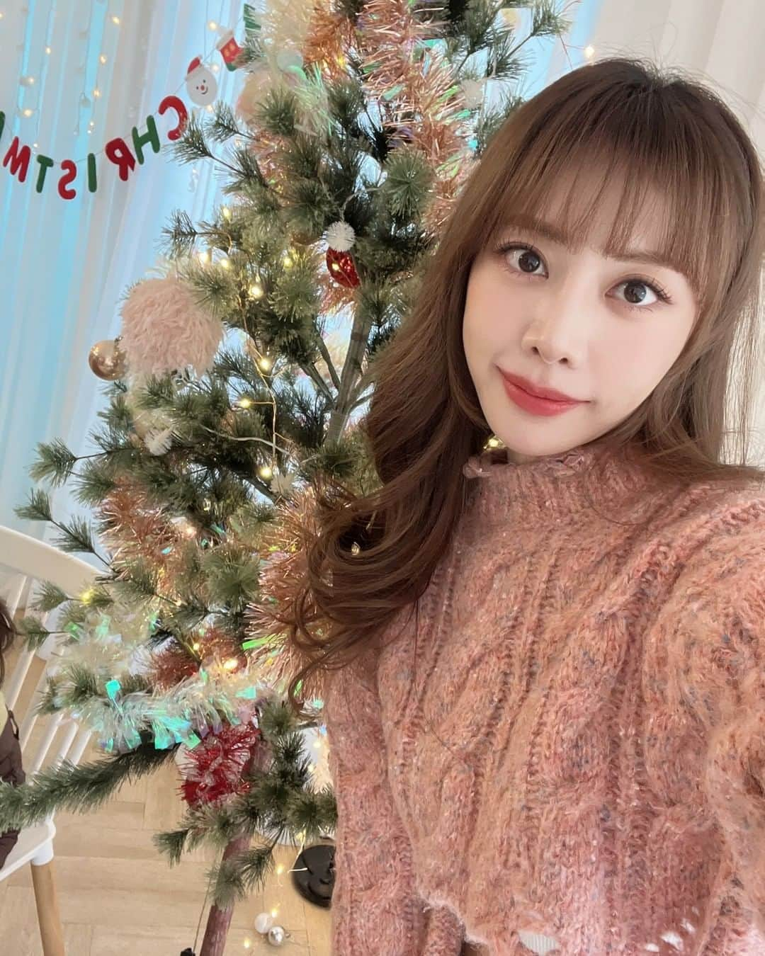 Brave Girlsさんのインスタグラム写真 - (Brave GirlsInstagram)「[📷]  COMING SOON🎄 2022. 12. 25. 12PM  #브레이브걸스 #BraveGirls #MerryChristmas」12月24日 12時00分 - bravegirls.official