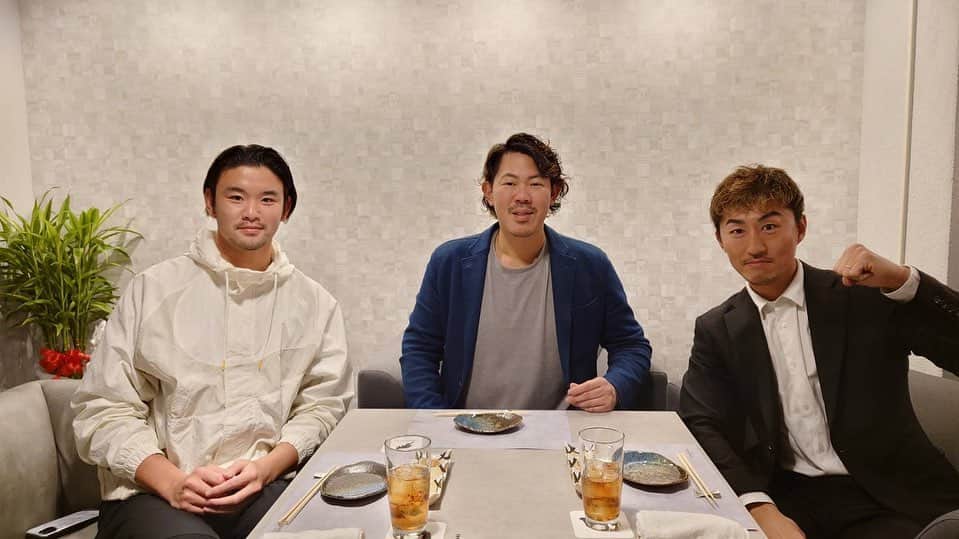 滝本晴彦のインスタグラム：「• @shun.yamaguchi_official さんがオープンされたタニアラシさんに行ってきました！  寒くなってきたので是非鍋を食べに行ってみてください！😁」