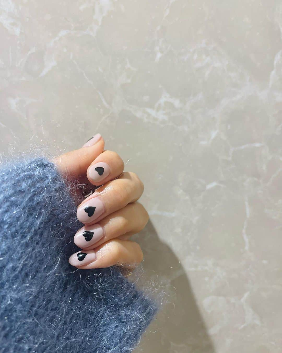 栗原恵さんのインスタグラム写真 - (栗原恵Instagram)「. New nail🖤🖤🖤」12月24日 13時08分 - megumi_kurihara_official