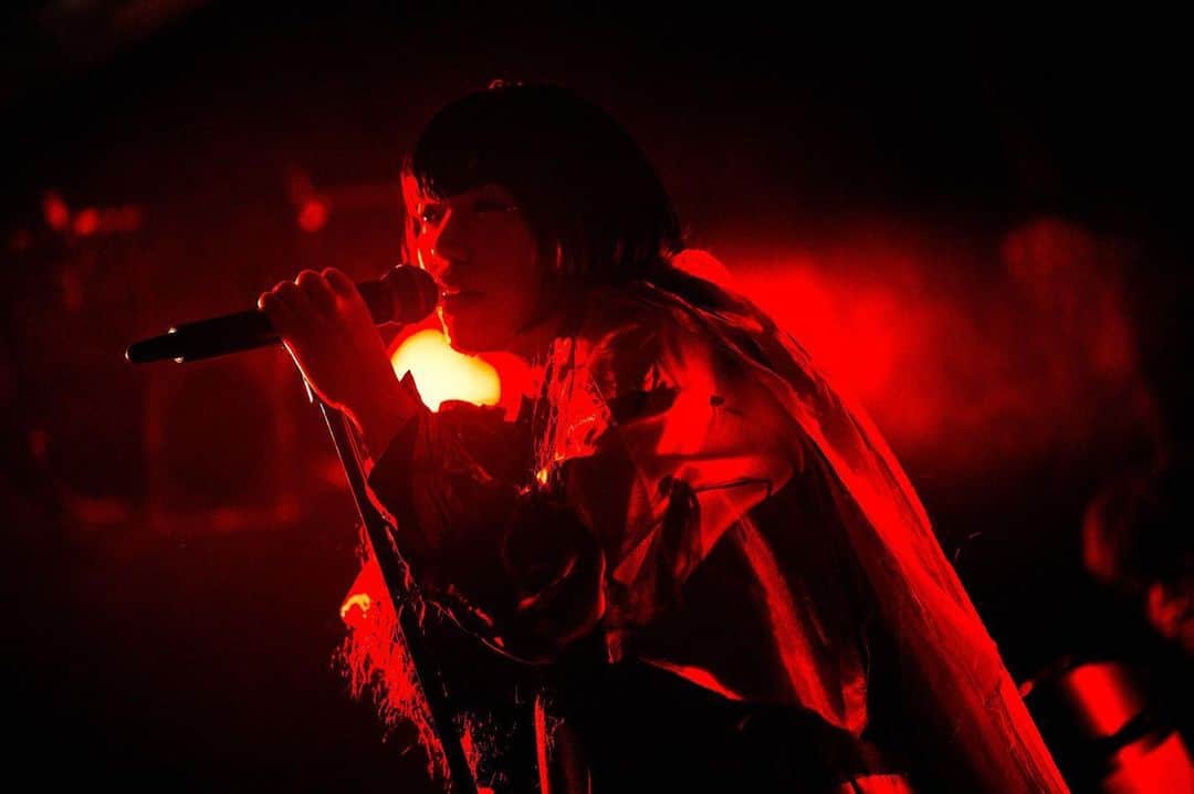 のインスタグラム：「MYTH & ROID One Man Live 2023 "deeper and closer" 追加公演 TOURよろしくお願いします。  3/5(日)仙台 Rensa 3/10(金)名古屋 ell.FITS ALL 3/11(土)岡山 IMAGE 3/25(土)大阪 RUIDO　 3/31(金)池袋 harevutai  12/26 12:00からFC先行はじまります。 来年みんなに会えるのが楽しみです  🤫mythandsecret.com  Photo by kazushi hamano」