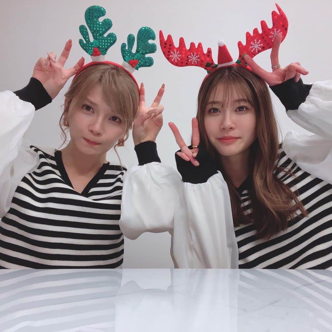 宇野実彩子さんのインスタグラム写真 - (宇野実彩子Instagram)「. 今年もめるるとクリパ🎄📸  2人でトナカイしたよ🦌 オソロコーデめちゃかわ🤍🖤  ありがとう🎀  👚⇒ @lavanda.jp」12月24日 15時01分 - misako_uno_aaa