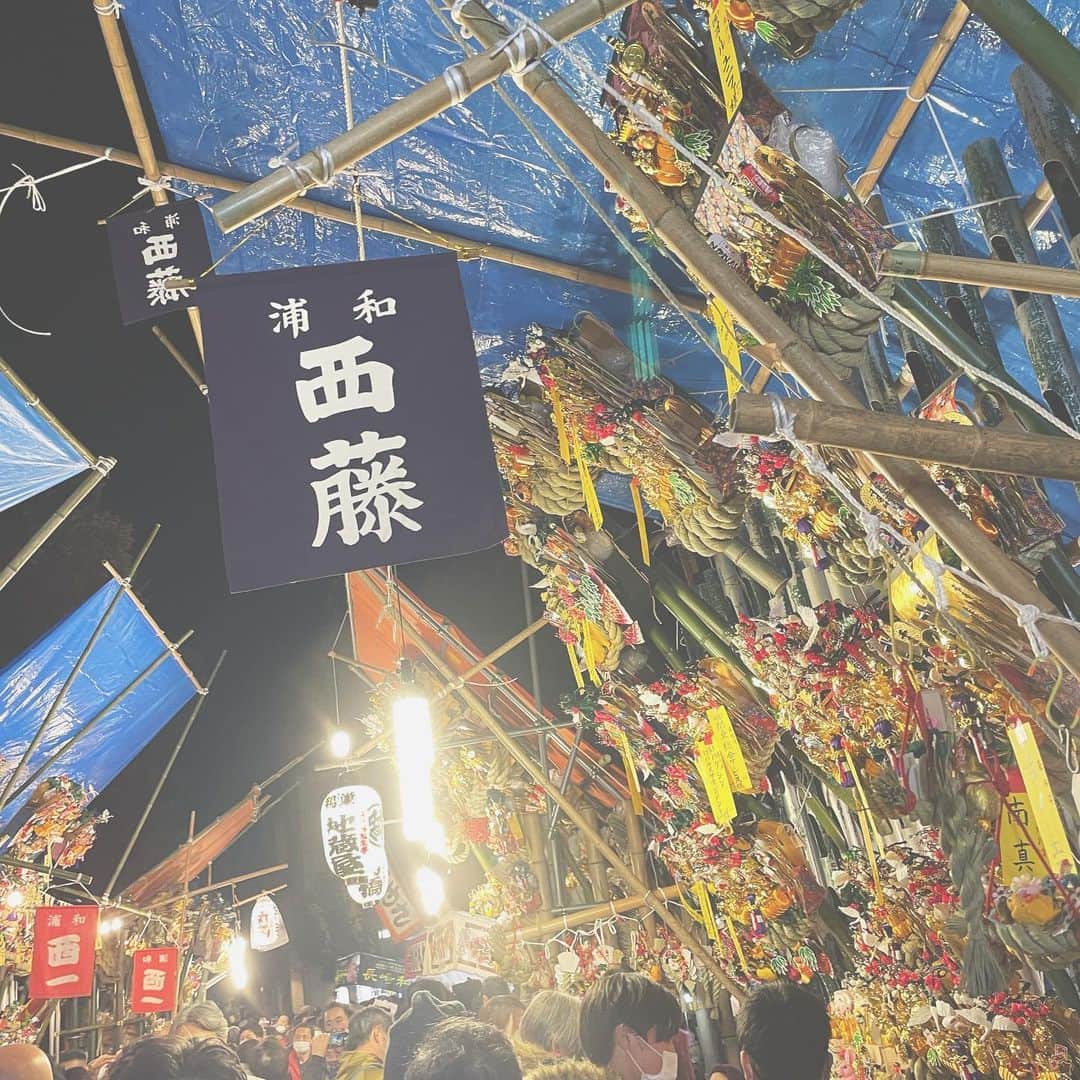 荒木未歩のインスタグラム：「ちょっと前のお祭り コロナ前に少しずつ戻ってきて嬉しい。  #お祭り #酉の市 #十二日町 #冬」