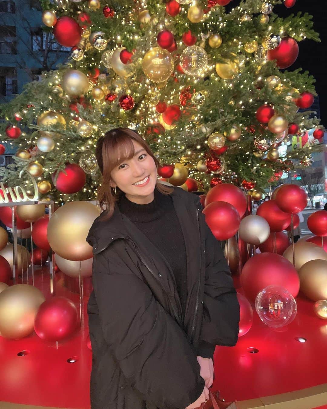 篠原栞那のインスタグラム：「‪‪❤︎‬  Merry Christmas🎄  写真録り溜めしててよかった🥺笑  #merrychristmas  #xmas  #クリスマス  #過去pic  #tokyo #表参道  #イルミネーション  #ポニーテール  #冬コーデ」