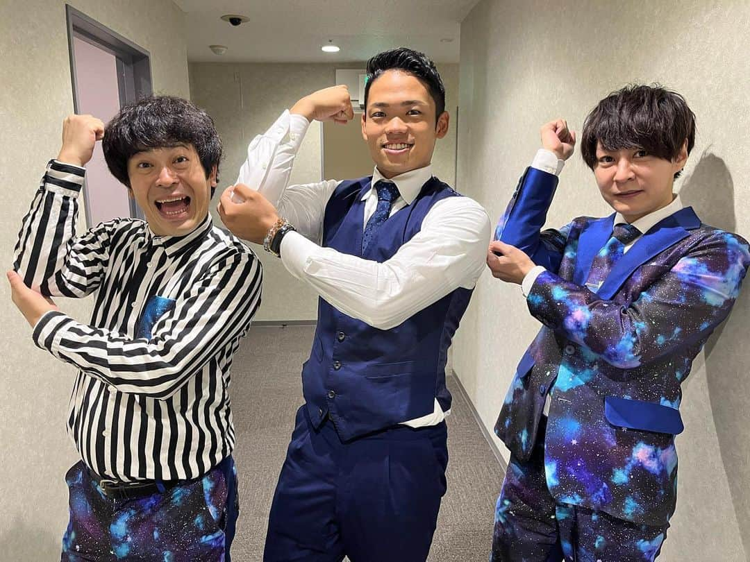 根尾昂さんのインスタグラム写真 - (根尾昂Instagram)「岐阜チャンまつり #ツナガル文化祭に 出させて頂きました！  観に来てくださった皆様、 寒い中ありがとうございました！ 貴重な体験をさせて頂きました。 来シーズンもあきらめず ネバーギフアップの精神で 頑張ります！！  なんと同じ地元出身の 僕の大好きなお笑い芸人、 流れ星のお二方に お会いしました！！！ 待合室まで来て頂いて… 本当に感激しました！！  肘神様のネタ、今見返しても 爆笑してしまいます。 写真は肘神様ポーズです。」12月24日 16時07分 - neoakira.7