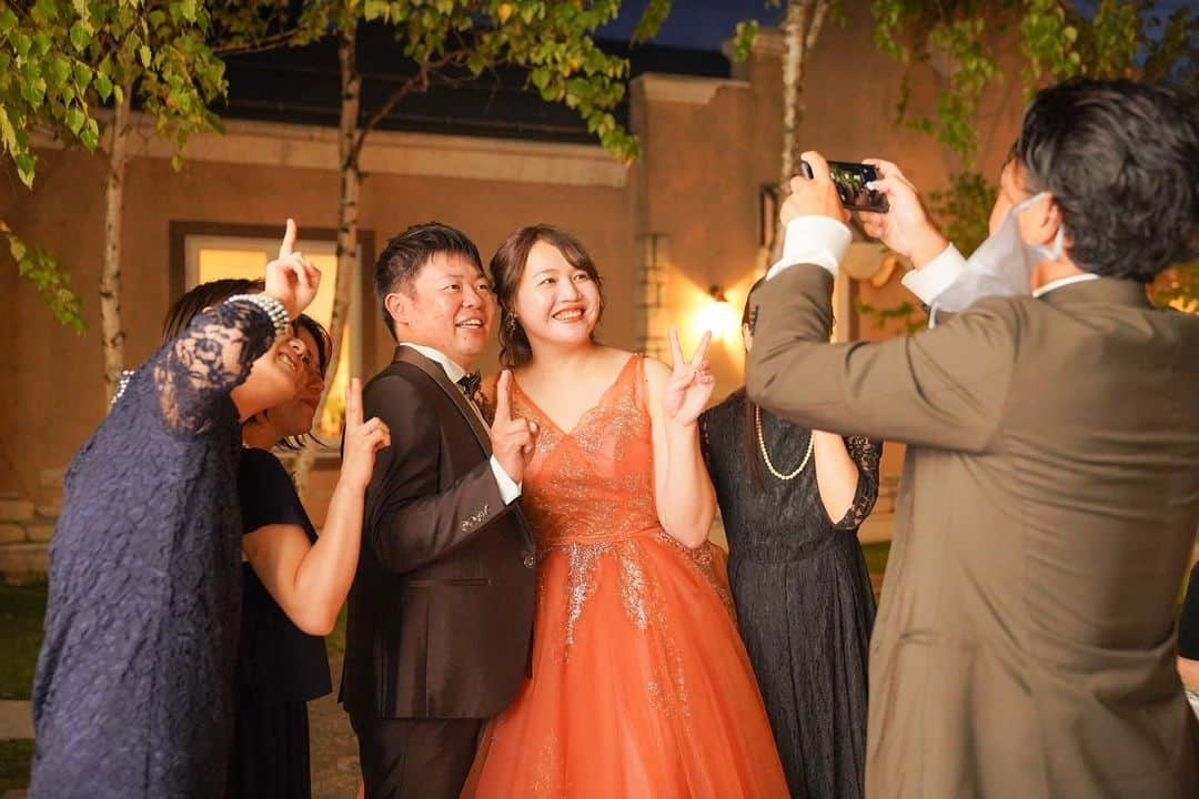 ラ パルティールさんのインスタグラム写真 - (ラ パルティールInstagram)「. wedding reportをお届け！ . . .  お2人の趣味である "キャンプ" をテーマにご結婚式の準備を 進めていきました  門から入って1番最初に目に入る場所に キャンプ道具を使ったウェルカムスペース  ふたりの"好き"をテーマにつくるweddingが ゲストを楽しませて、 ふたりを知ってもらえるきっかけになる そんな魅力がつまった1日でした！ . . .  お客様からのお声もいただいています！ 詳しくはホームページをCheck！  ーーーーーーーーーーーーーーーーーーーーーーーーー  新潟県長岡市古正寺3-39 プライベートガーデンwedding La partir @partir_nagaoka   ーーーーーーーーーーーーーーーーーーーーーーーーー  #星降る会場　#ナチュラルウェディング　#アットホームウェディング　#ガーデンウェディング #ガーデン挙式　#ブライダルフラワー　#ドライフラワーブーケ　#結婚式アイディア　#パルティール　#ラパルティール　#lapartir #結婚式レポート　#新潟花嫁　#新潟プレ花嫁　#新潟結婚式　#新潟結婚式場　#新潟市結婚式場　#長岡結婚式　#長岡結婚式場　#長岡市結婚式場　#1組貸切ウェディング　#おしゃれ花嫁 #weddingreport #ウェディングレポート #キャンプ #テーマウェディング」12月24日 17時21分 - partir_nagaoka