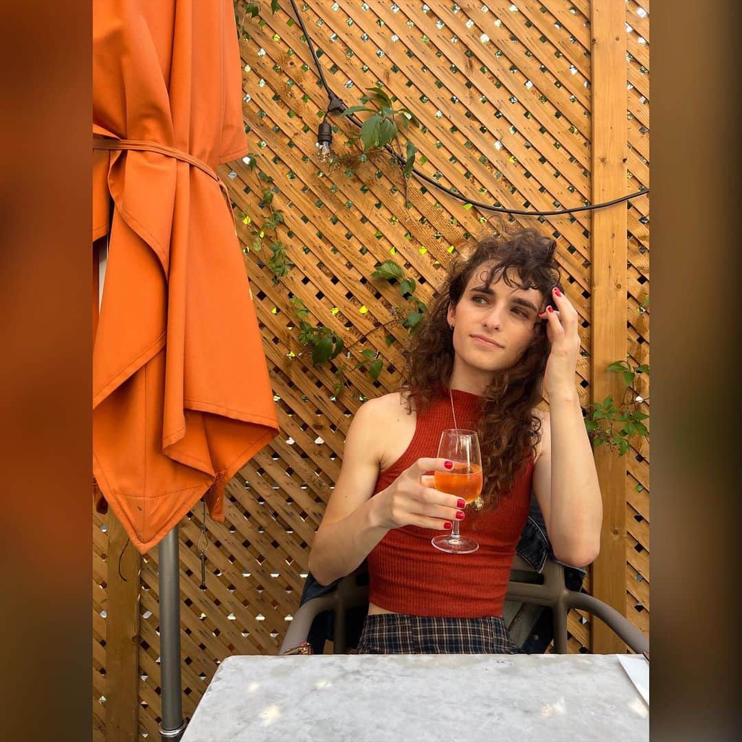 イリース・バウマンのインスタグラム：「Happy Birthday to my extremely hot girlfriend 🦊」