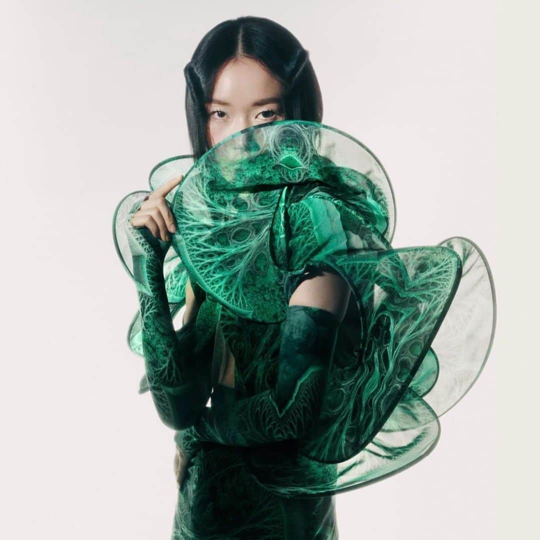 スリーアズフォーさんのインスタグラム写真 - (スリーアズフォーInstagram)「Green Art @schonmagazine   photography + direction. @nobody_studio Styling. @ncsweet_ model. @yangxiaoyangyxy @statemgmt Wearing: @misbhv @threeasfour casting. @cheymha hair. @rob_campi @contestarockhair_nyc using @lorealparis make up. @mariaortegamakeup @thesouthjamesagency using @maccosmetics retouch. Nicolas Beltramino @nina.workingfromhome set design. @colinl_ fashion assistant. @rileyrodriguezz」12月25日 3時38分 - threeasfour