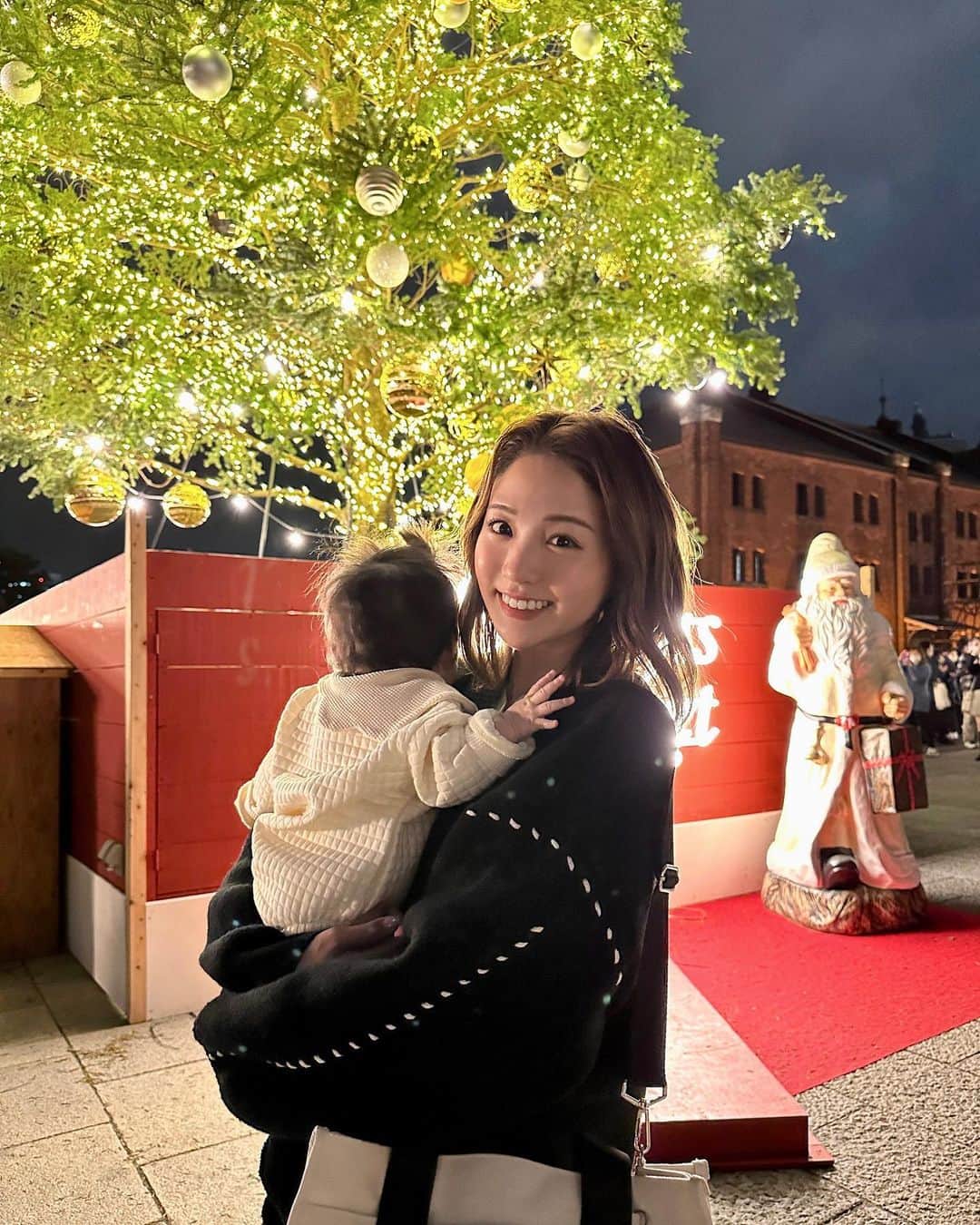 志田友美（ゆうみん）のインスタグラム：「めりーくりすますいぶ！❤️💚  イルミネーション綺麗でした☺️ 今年は土日がクリスマスだから最高だね✨  ちなみに我が家は明日が本番です😝」