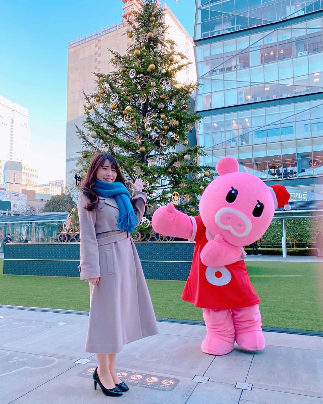 國本未華さんのインスタグラム写真 - (國本未華Instagram)「23日は極寒中継でしたが、 ブーナちゃんからたくさんのメリークリスマス🎄を頂きほっこり🎅  #メリークリスマス #サンタ #ブーナ」12月24日 20時21分 - kunimoto_mika