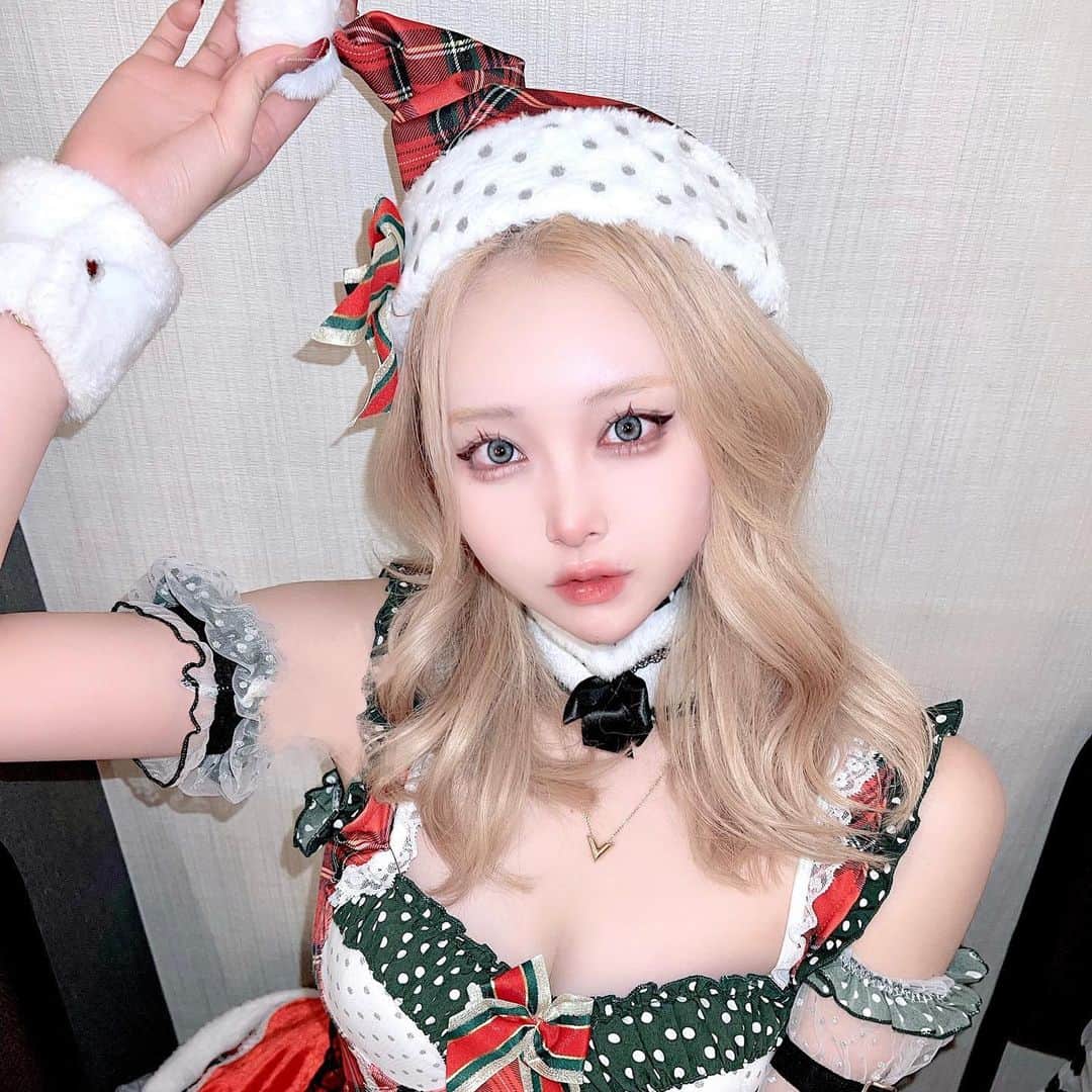のインスタグラム：「メリクリ🎁」