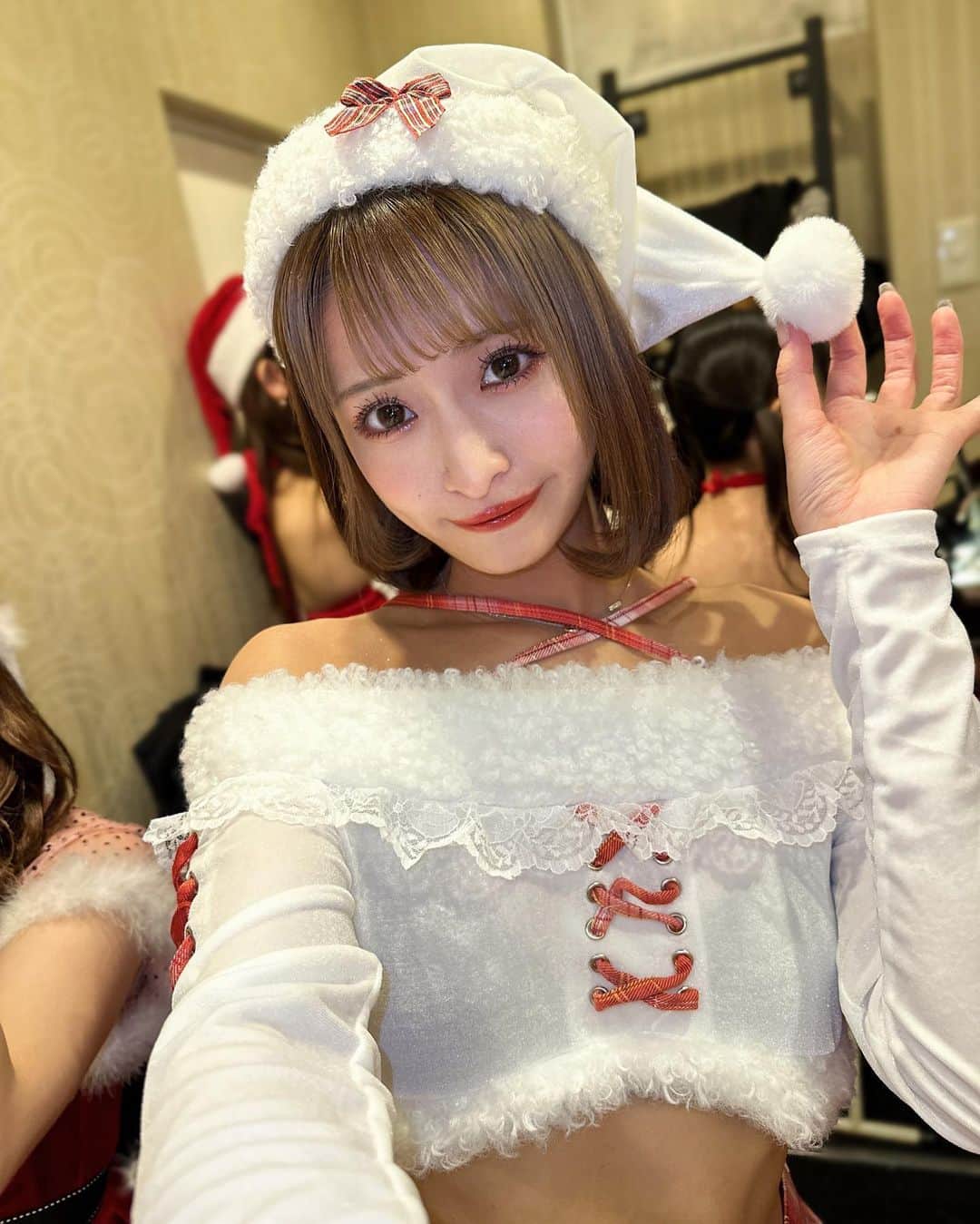 清水里香のインスタグラム：「⁡ ⁡ めりくりかてぃー🎅🏻❤️ ⁡ ⁡ ⁡ ⁡ ⁡ #クリスマス #めりくり #1224 #🎅🏻」