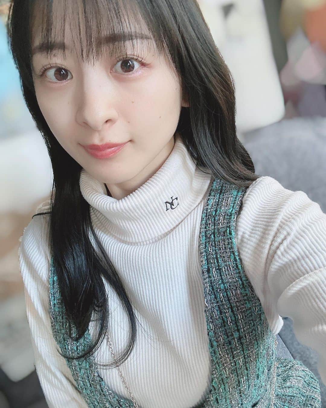 のインスタグラム：「♪寒いね。  早く迎えに来て🏃🏻‍♀️ 私の事安心させてよ🎄 . どんなイブをお過ごし？☺️❄️ . #me#merychristmas」