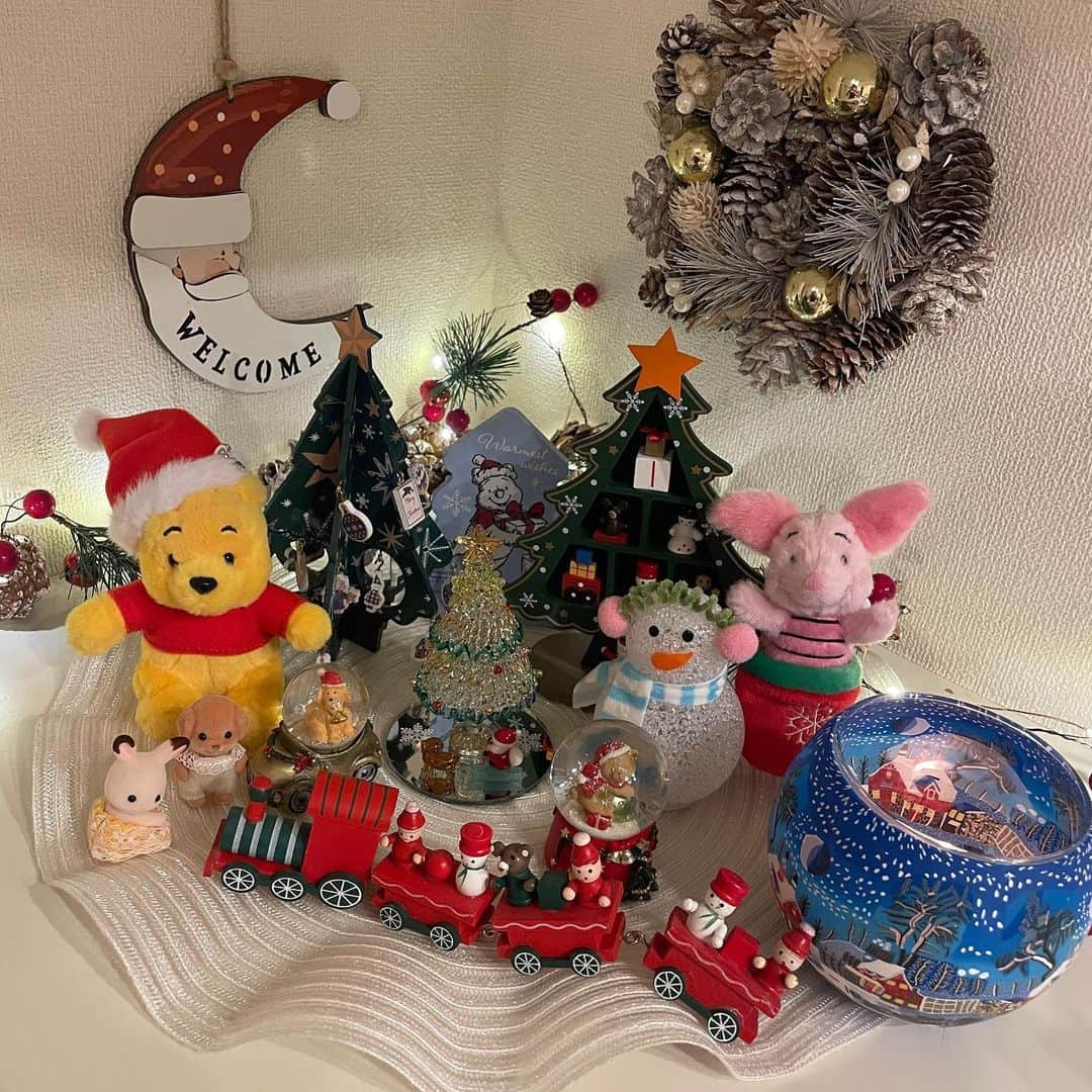 坂東遥さんのインスタグラム写真 - (坂東遥Instagram)「🎄🐻‍❄️🎁  クリスマスマーケットでゲットした キャンドルホルダーと ガラスのツリーお気に入り🕯🎄  〜大好きなプーさんと ピグレッドも添えて〜」12月24日 20時42分 - b.haruka1103