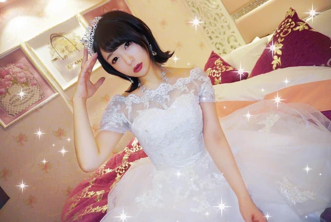 南梨央奈のインスタグラム：「南梨央奈30歳になりました🎂 幸せになれますように。   #AV女優」