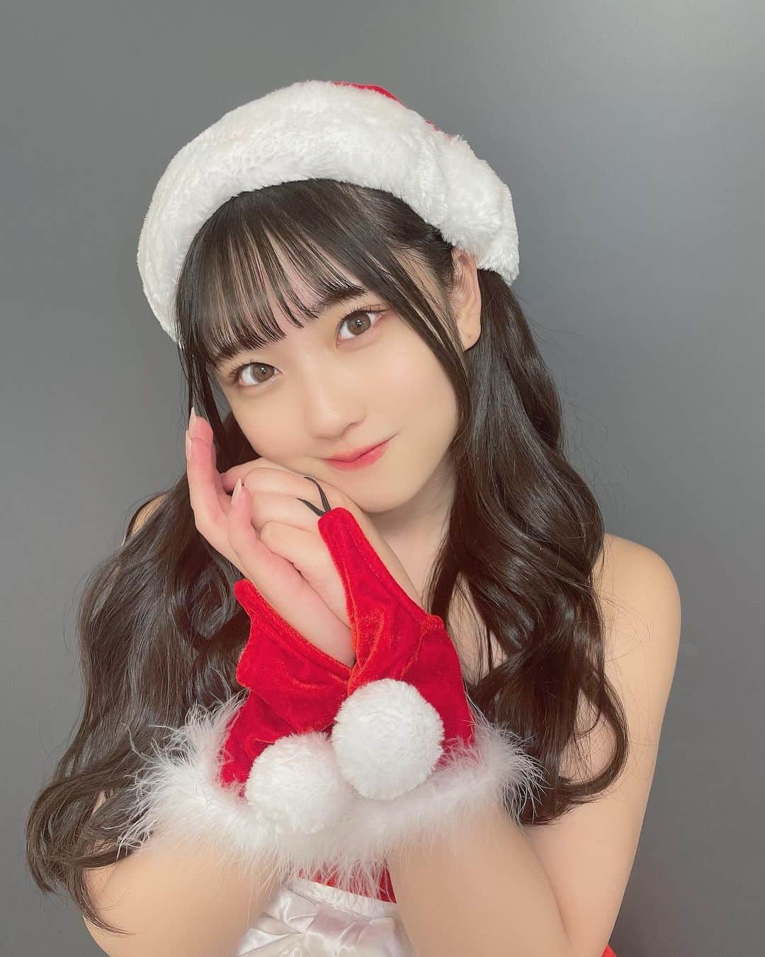 のインスタグラム：「メリクリイブ！！！   #merrychristmas  #merryxmas  #xmas  #christmas  #クリスマス  #サンタコス  #コスプレ  #idol」