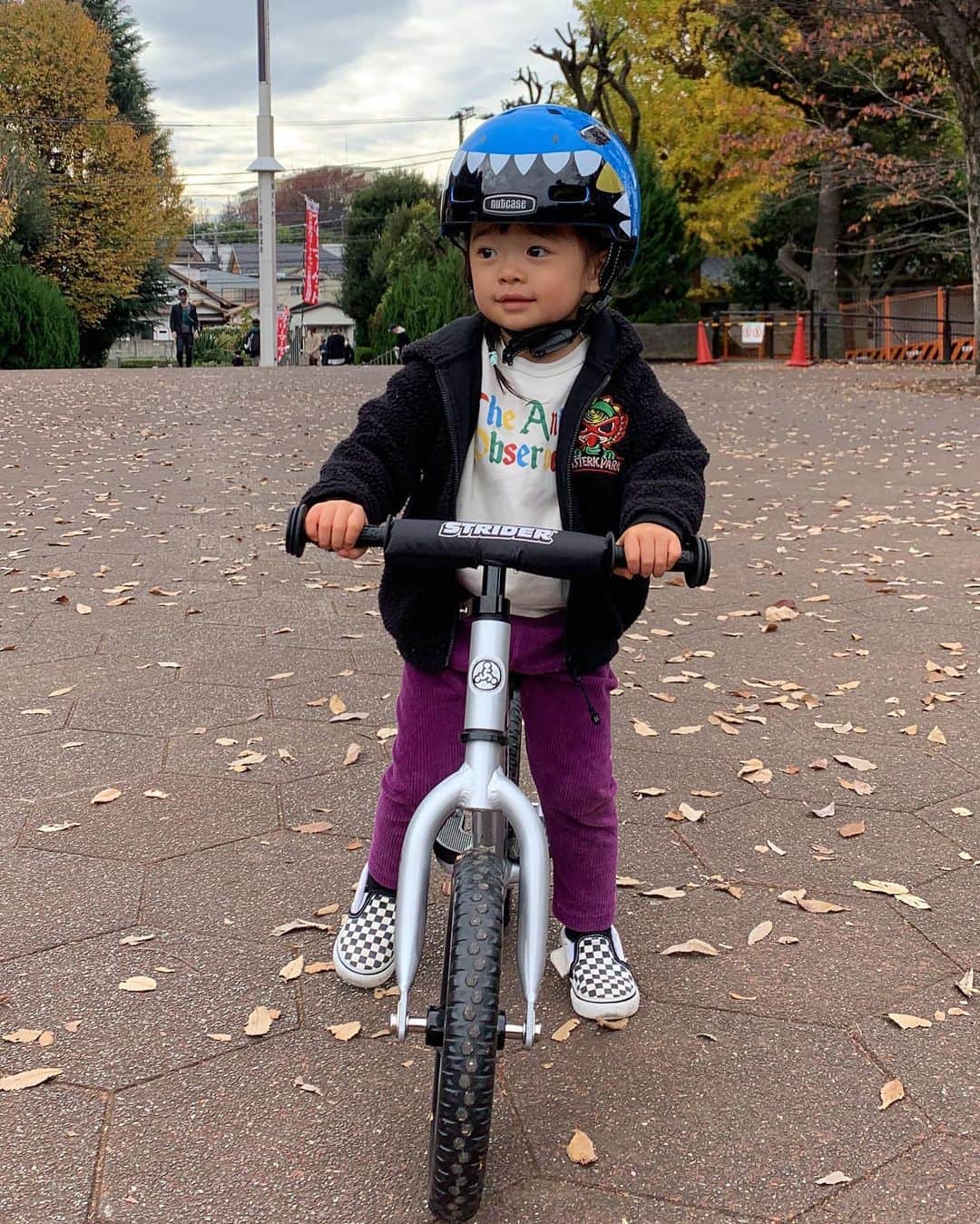 のインスタグラム：「初めてのストライダー🚲💕」
