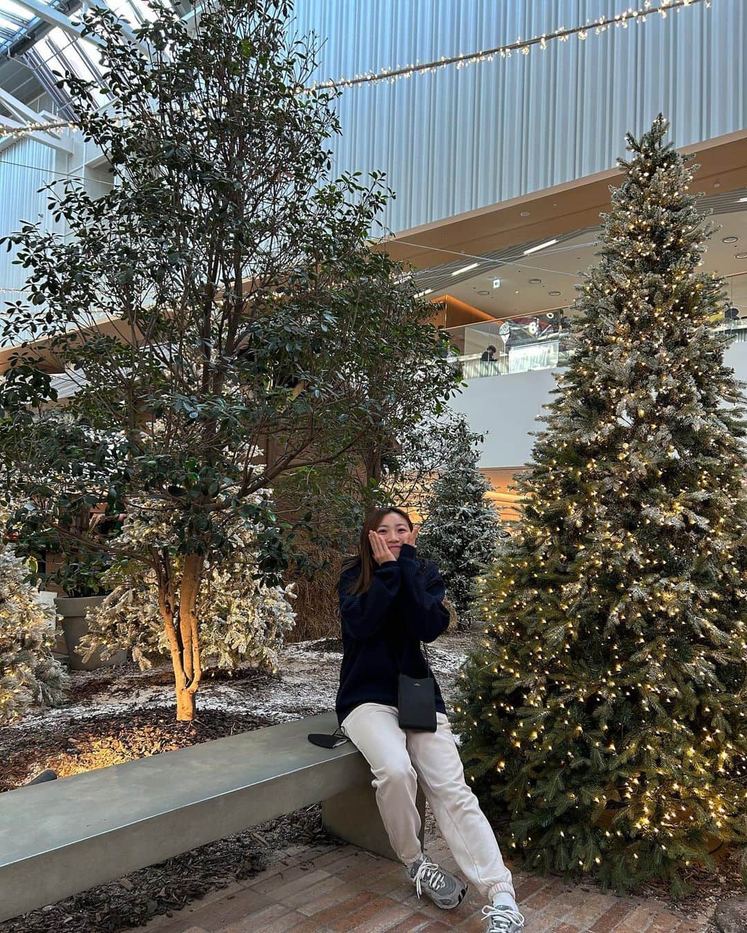 田中萌のインスタグラム：「メリークリスマスイブ🎅🎄🦖🐸 韓国の12月は−10度の世界でした🥹❄️🇰🇷 #もう一度ただいま日本🇯🇵☺️」