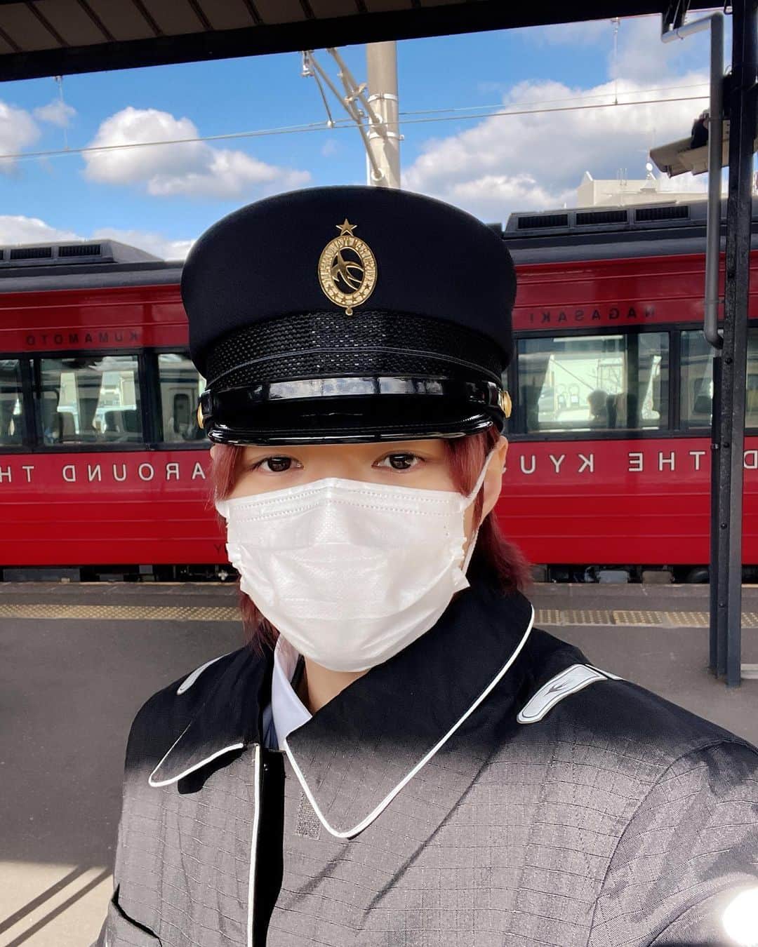 志村玲於のインスタグラム：「JR九州オリジナルツアー1日目 参加頂きありがとうございました！ 序盤からトラブルがあったんですが、無事終える事が出来て一安心してます かなり寒かったので、皆さん風邪ひかない様に注意して頂けると俺が救われます笑 明日は鹿児島中央から大分への復路になります 今日とはまた違う楽しみ方ができると思います  明日も一緒に楽しみましょう！ #jr九州 #jr九州トラベルデスク」