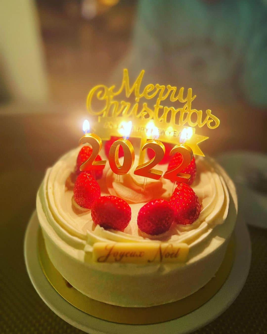 神崎恵さんのインスタグラム写真 - (神崎恵Instagram)「🎄 23：11 🎅の飛び回った距離66.175km   配ったプレゼントの数720.331.321個 2022年の今日もいい日です。 Merry Christmas🌟」12月24日 23時16分 - megumi_kanzaki