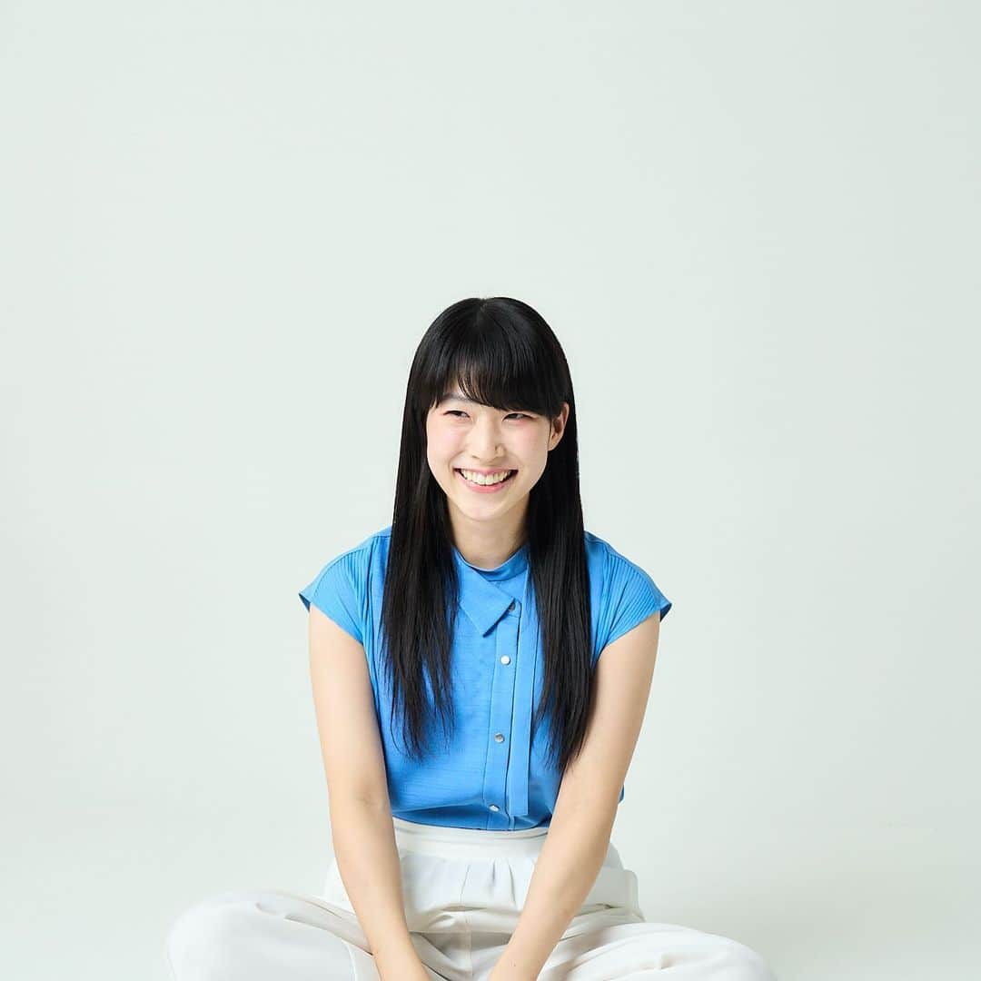 佐藤玖美のインスタグラム：「今年の10月に事務所を辞め、新たなことに挑戦する毎日です。 でもアーティストとしての生き方は変わらないし、もちろん音楽も続けていきます😌  今はとにかく仕込みの時期。 "忘己利他"という言葉を胸に刻みながら道を作っていきたいと思います。  カメラマン:あらまことさん @arca_0105」