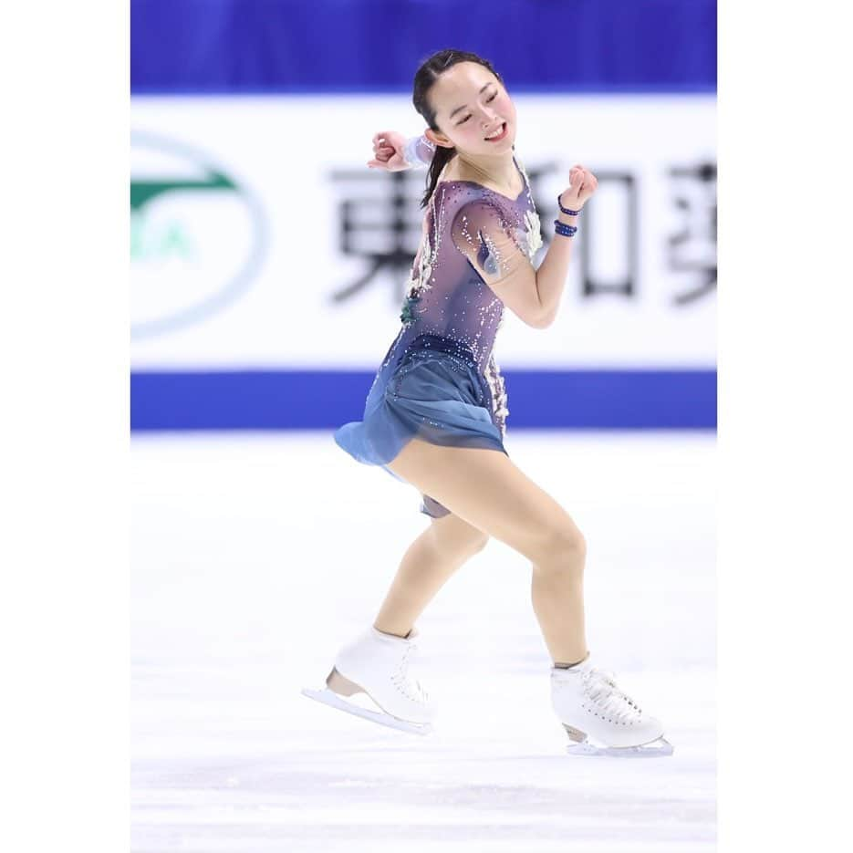 大庭雅さんのインスタグラム写真 - (大庭雅Instagram)「全日本選手権 2022⛸❄️  『 幸せな気持ちを届けます 』  たくさんのバナータオル たくさんの応援メッセージ たくさんのスタンディングオベーション 大きな大きな拍手 全部が素晴らしい景色でした  本当に本当に楽しかったです。 夢の舞台でした💫  #東海東京フィナンシャルホールディングス #東海東京証券 #東海東京FH」12月24日 23時45分 - miyabi_oba