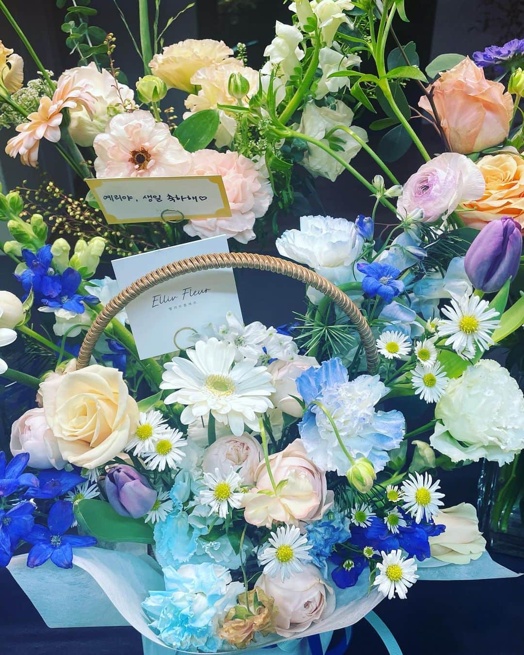 ハン・イェリさんのインスタグラム写真 - (ハン・イェリInstagram)「생일 축하해 주셔서 감사합니다. 신난다 예이~!!!😎」12月24日 23時47分 - hanyeri_official
