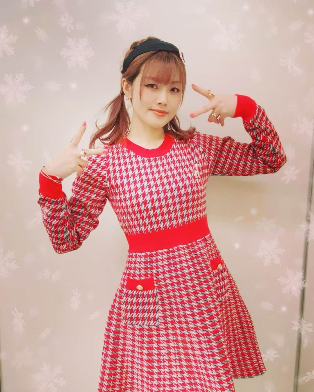 佐咲紗花さんのインスタグラム写真 - (佐咲紗花Instagram)「. みな実さんと合同リリイベ みな実さんとのコラボも ひっっっさびさの接近戦も 楽しくてしあわせな一日でした…♡  インスタ投稿の癖がなかなかつかなくてごめんねぇ😣  メリークリスマス🎄✨」12月24日 23時59分 - sasakisssayaka