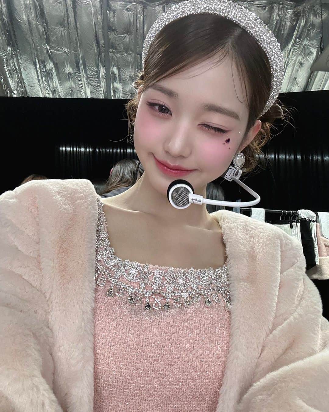 チャン・ウォニョンのインスタグラム：「메리 크리스마스❤️  #IVE #아이브 #JANGWONYOUNG #장원영」