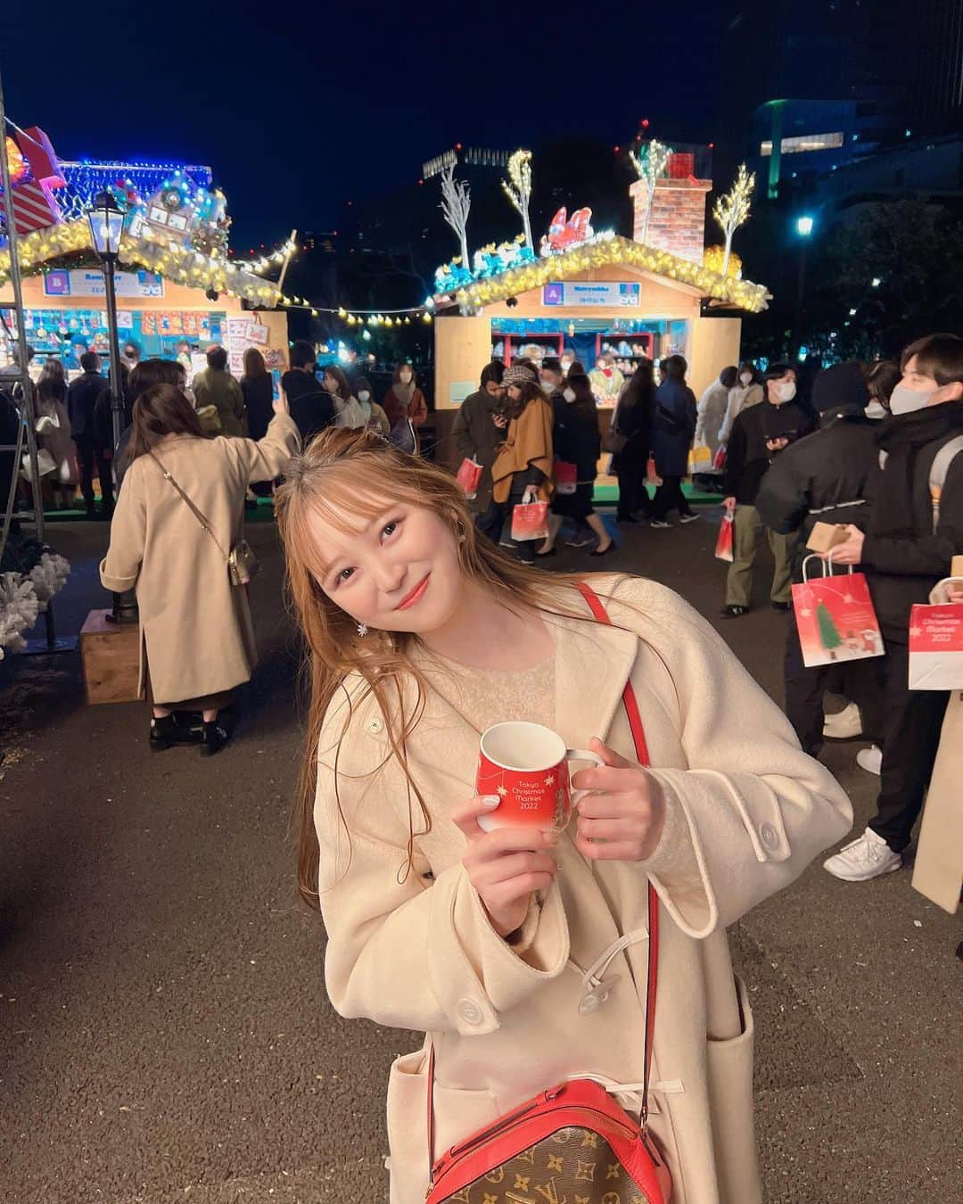 伊藤美優さんのインスタグラム写真 - (伊藤美優Instagram)「Merry Christmas〜♡🎄🎅🏻🎁  #東京クリスマスマーケット #日比谷公園 #クリスマスマーケット #日比谷公園クリスマスマーケット#クリスマス #christmas #イルミネーション #クリスマスコーデ #크리스마스 #패션」12月25日 1時19分 - miyuuuuu_ito