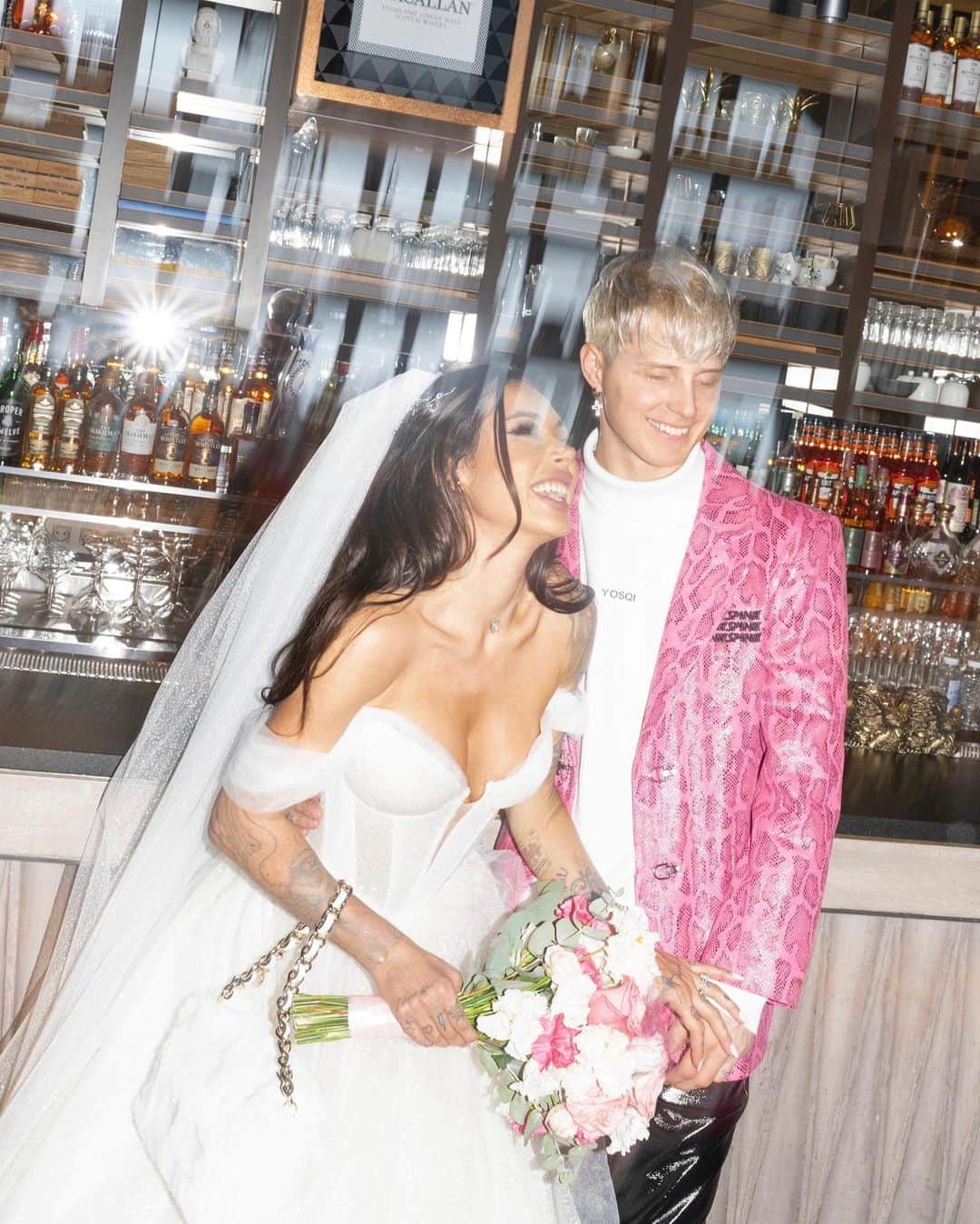 Diana Melisonのインスタグラム：「9.12.2022 ❤️Look at us❤️ We got MARRIED!💍 Our love is crazy Princess's dress: @ideal_moscow Flowers🌸Bouquet: @iloveyouflowers.ru Host💥DJ: @moscowshowman & @nickmenschov」