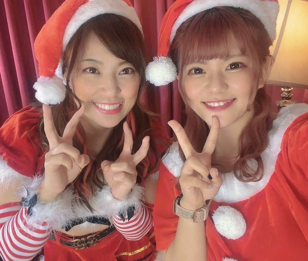 高瀬みゆきのインスタグラム：「クリスマス当日はルミナスだよー🌈💓  ルミナスのサンタポートレート、売れてます!!!🥺💓 26日23:59まで🙆‍♀️  http://miyune.shop」