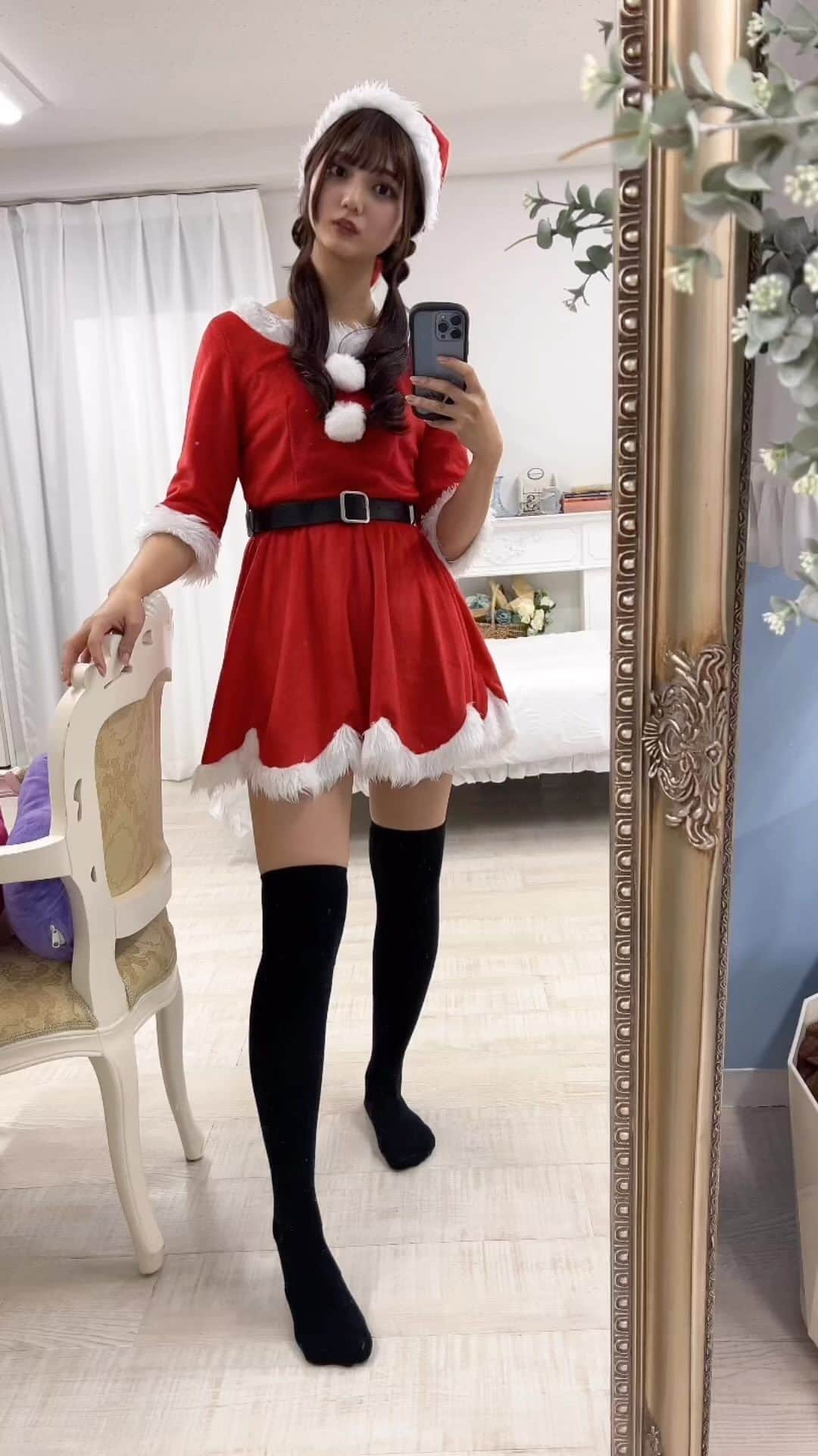 のインスタグラム：「良いクリスマスを〜♡#サンタコス #クリスマス」