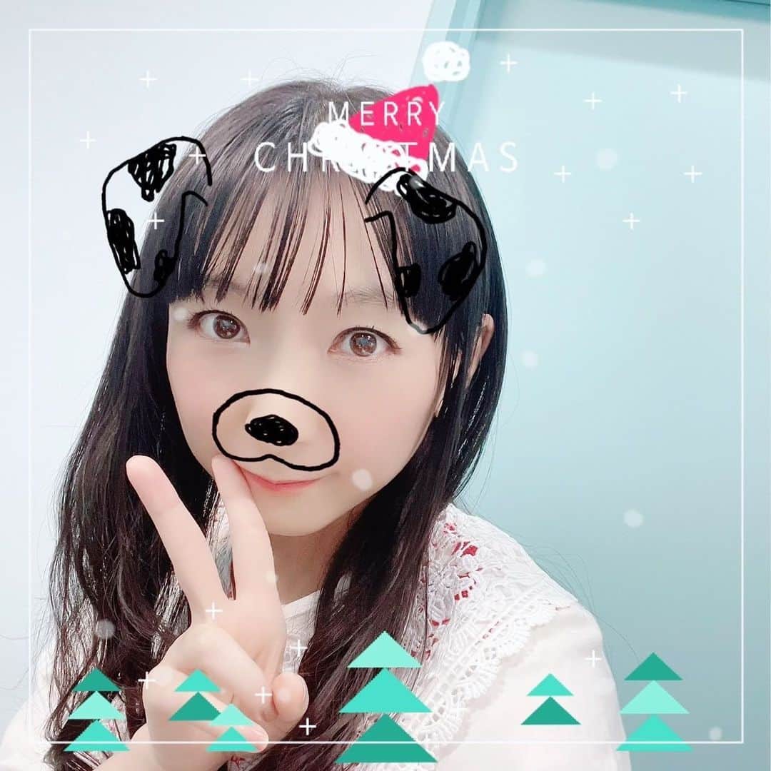 堀江由衣のインスタグラム：「. Merry Christmas！  素敵なクリスマスを〜🎄✨  アプリがいろいろあって楽しいです！」