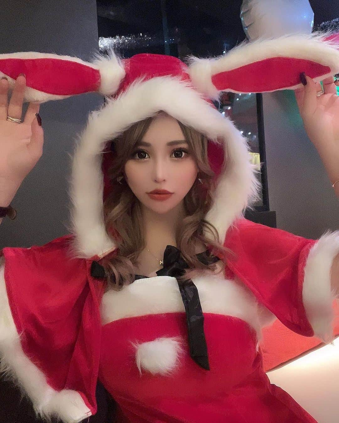 咲月朱音のインスタグラム：「メリークリスマス🎅🎁🎄  #クリスマス #サンタさんとバッティングしたい#キャバ嬢」