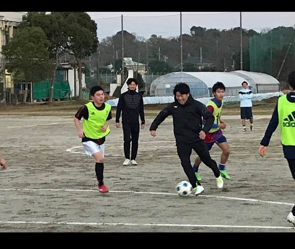 武藤雄樹さんのインスタグラム写真 - (武藤雄樹Instagram)「千葉県立特別支援学校市川大野高等学園サッカー部の練習に参加しました。 素直に取り組んでくれる姿に、僕も熱が入りました！  これからもサッカーを楽しもう！ありがとう！ #武藤雄樹　#柏レイソル #市川大野高等学園」12月25日 13時19分 - mutoyuki.9_official