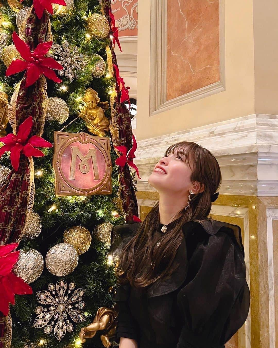 村島未悠さんのインスタグラム写真 - (村島未悠Instagram)「メリークリスマス🧸🤍 今年は大好きな人の　 お祝いができて幸せをもらった 愛いっぱいの クリスマスを過ごせました☺️💗 #ミラコスタ　#結婚式」12月25日 8時01分 - happy_miyu0827