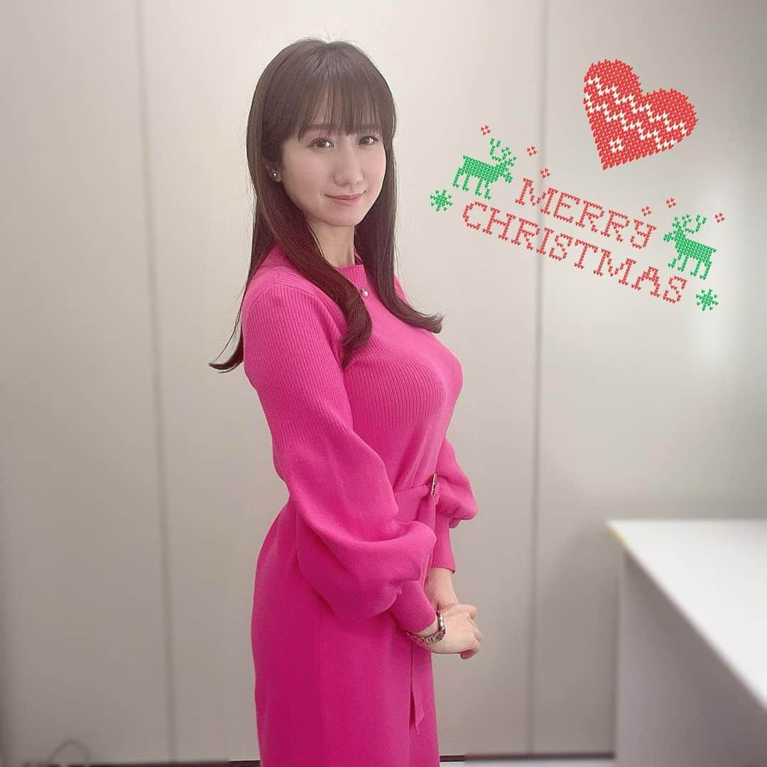 吉井明子さんのインスタグラム写真 - (吉井明子Instagram)「🎄🎁🍰🎁🎄  #メリークリスマス #christmas #xmas #noel #圣诞节 #크리스마스　#natal #気象予報士 #気象キャスター #weatherforecaster #기상캐스터　#氣象主播 #吉井明子 #オフショット#smile #微笑 #미소」12月25日 13時45分 - akiko_yoshii_sunny_rain