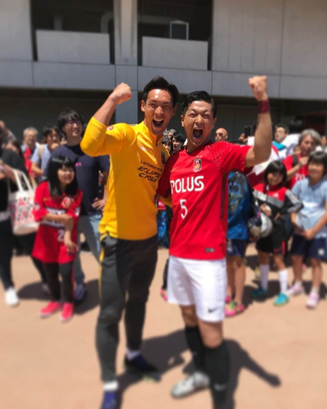 みどりかわたけし（ラ・ラベスト）のインスタグラム：「槙野選手、現役生活お疲れ様でした！ ものまねする以前から僕の尊敬する大好きな選手でした！ 勝手にものまねさせて頂いてる中、快く公認も頂き僕の活動にまで気を配って頂いて感謝しかありません！ これからもどんな形であれ応援させて頂きます！  ひとまず、お疲れ様でした！ そしてこれからもよろしくお願いします！ 、 、 #槙野智章　選手 #引退 #ものまねJAPAN」