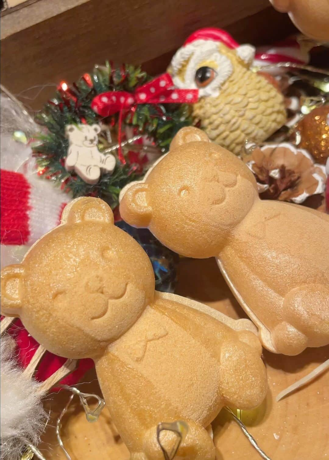 鶴見虹子のインスタグラム：「.  ⛄️Merry Christmas！！🎄 皆さんはどんなクリスマスを過ごしてますか？😆  今年1年起業してすっごく大変だったけど順調に右肩上がりで、やりたいことも動き始めてとっても充実した1年でした🥰 年末年始は身体を労ってあげようと思います🫣  kuma3やっぱり美味しかった🤭💕 皆さん良いお年をお迎え下さい😍 @ginza_kuma3   #体操 #バク転　#バク転教室 #アクロバット #幼児教室 #オリンピック #起業家 #社長 #鶴見虹子 #おしゃれさんと繋がりたい #アスリート #子供教育 #仲間」