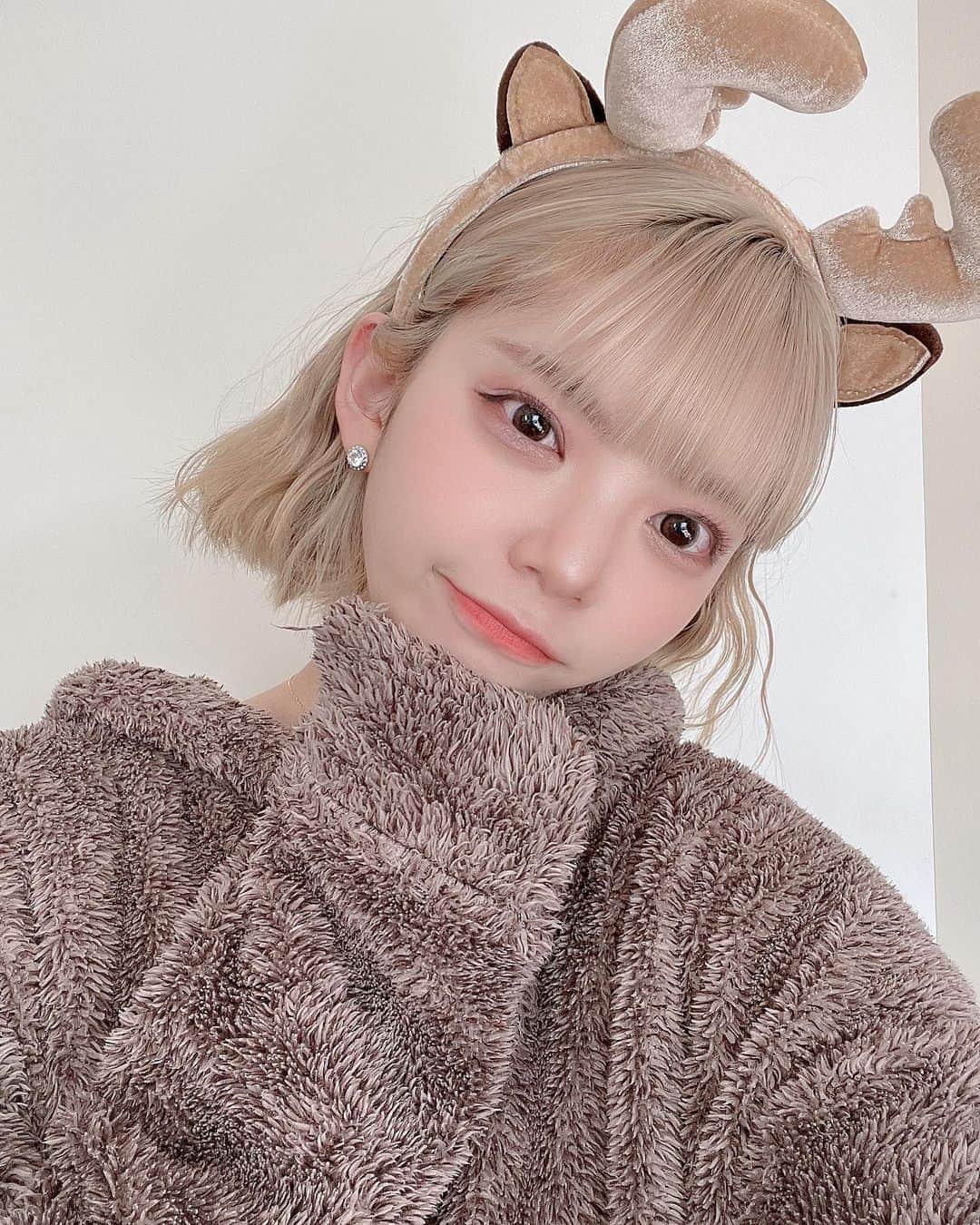 のインスタグラム：「❄*°🤍𝙼𝚎𝚛𝚛𝚢 𝙲𝚑𝚛𝚒𝚜𝚝𝚖𝚊🎅🏻🎁  #メリクリ #merrychristmas #christmas」
