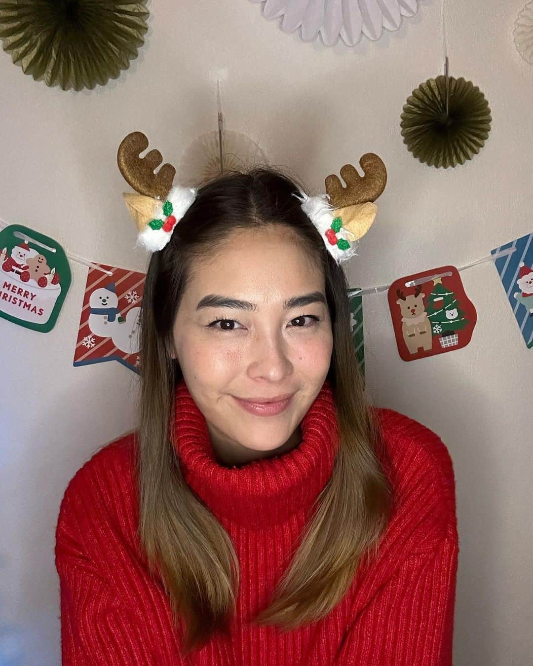 ジョジィのインスタグラム：「Merry Christmas 🎅🏼  メリクリ🎁  最近顔が似てきた🥹  Feliz natal🎄」