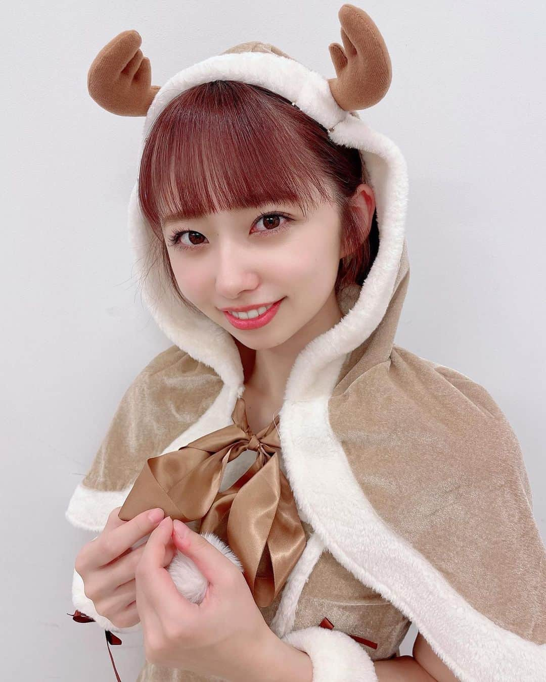 岡田彩花さんのインスタグラム写真 - (岡田彩花Instagram)「⭐︎ ⭐︎ ⭐︎  Merry Christmas🎄🎁 3日間着た衣装⭐️  #saison #セゾン #アイドル #クリスマス」12月25日 21時29分 - ayaka_o.1106