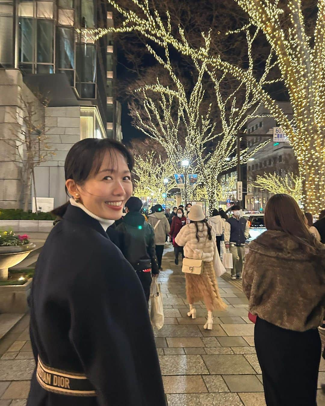 関絵理子のインスタグラム：「キラキラな表参道✨✨  #メリークリスマス🎄 #xmastime #christmasmood」