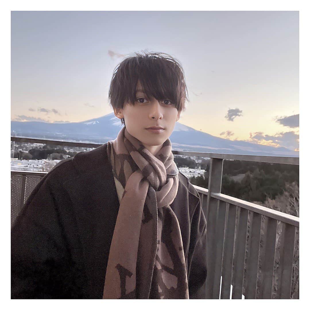 黒澤胤也のインスタグラム：「メリークリスマス！^_^ 何か変わった所あるけど気づいてくれるかな〜😌  #merrychristmas #御殿場アウトレット」