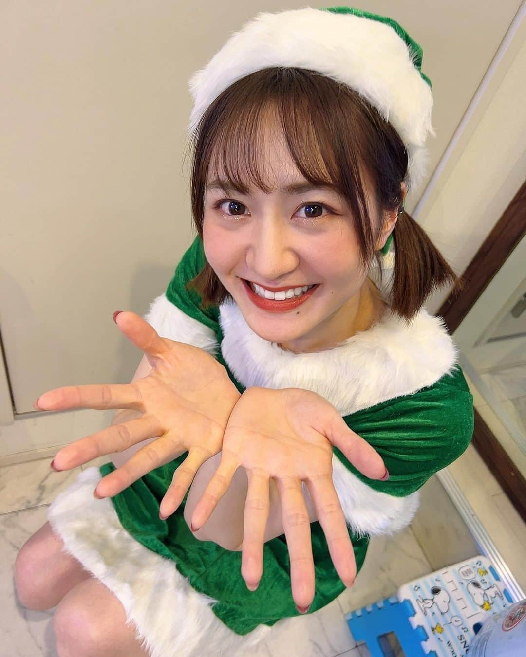 依東杏奈さんのインスタグラム写真 - (依東杏奈Instagram)「- ̗̀ 🤍🎄𝑀𝑒𝑟𝑟𝑦 𝐶ℎ𝑟𝑖𝑠𝑡𝑚𝑎𝑠🎄🤍 ̖́- クリスマスライブ2日間 ありがとう🌟   #クリスマス  #サンタコス  #merychristmas」12月25日 21時54分 - anna0555n_n